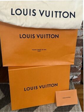 LV Packaging Set W Large Shopping Bag, Large Box, Dust Bag & Envelope.
